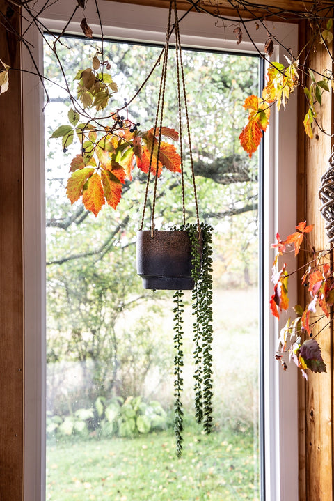 Round Hanging Pot